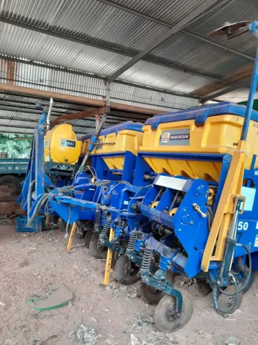 Plantadeira tatu pst trio flex articulada e carreta prancha
