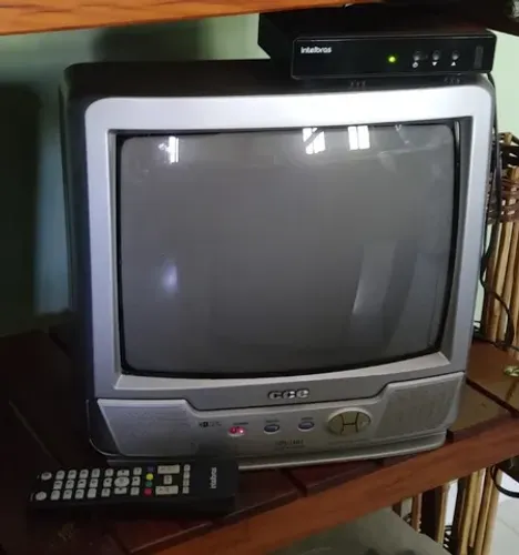 Tv  14"+ conversor digital + controle remoto em ótimo estado