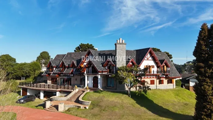 Mansão de Luxo à Venda na Região do Alto da Boa Vista - Campos do Jordão/SP