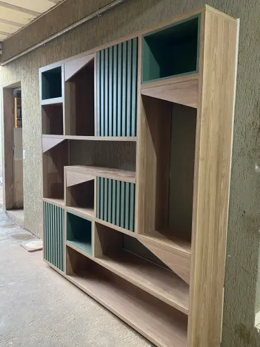 Estante em mdf vazada