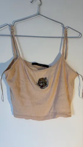 Blusa cropped Youcom bege Bordado de tigre- Feminina