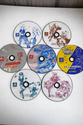  Lote de 14 Jogos de PS1 Japan only original, mídia preta.