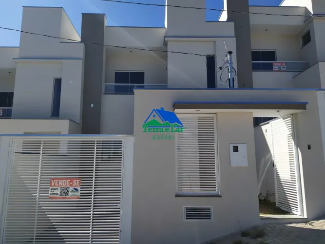 Casa duplex geminada com 2 pavimentos para à venda em Cruzília, MG