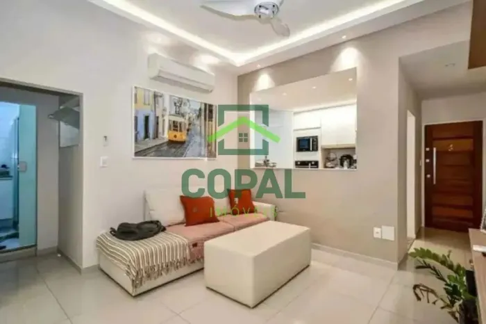 Charme e Conforto: Apartamento de 2 Quartos com Suíte no Edifício Del Palmar, Botafogo