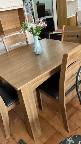 Mesa De Mdf Com 04 Cadeiras Nova