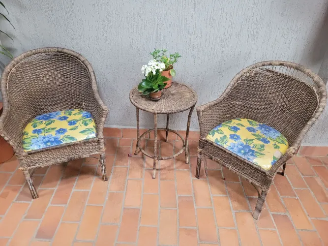 Conjunto varanda 2 poltronas e 1 mesa junco