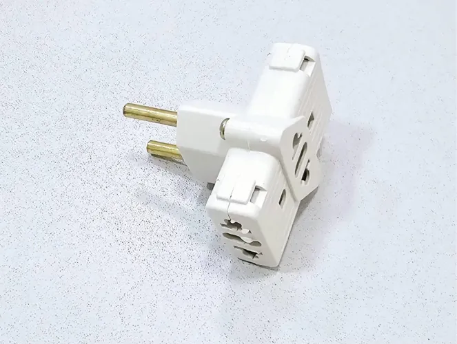 Adaptador de tomada 3 pinos