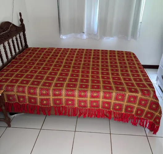 Conjunto de Colcha de casal e toalha de mesa em crochê