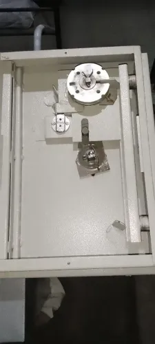 Manutenção em cofre mecânico