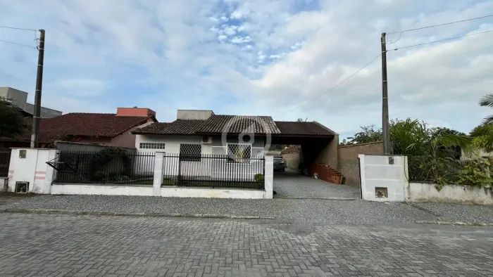 Casa à venda no bairro Escolinha - Guaramirim/SC
