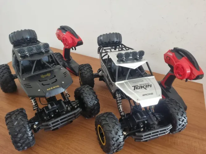 Promoção Carrinho de controle remoto off-road 37 cm