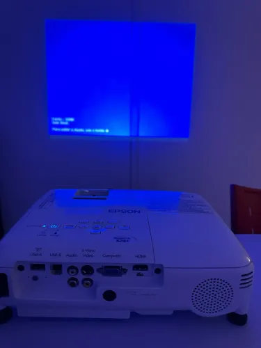 Projetor Epson POWERLITE X24+