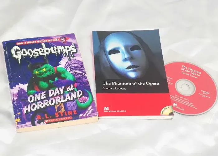 Lote de Livros em INGLÊS - Goosepumps e The Phantom of the Opera (com CD)