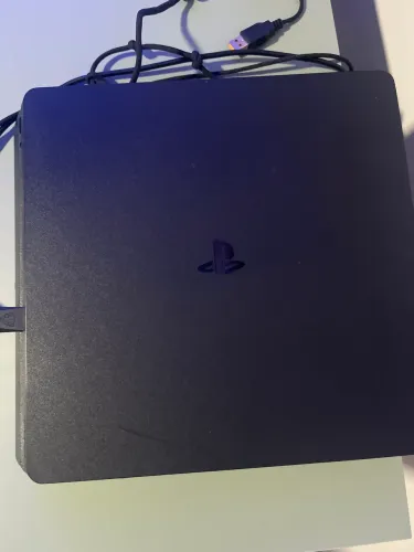 Ps4 slim 1TB