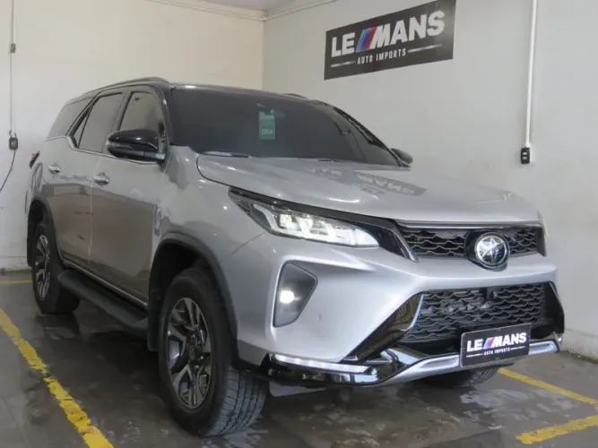 TOYOTA HILUX SW4 DIAMOND 2.8 TB 4X4 DIE. AUT. (DIESEL) 2024 0 KM