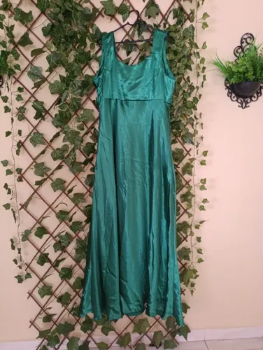 Baixou o valor!!! Lindos vestidos de festa em perfeito estado 