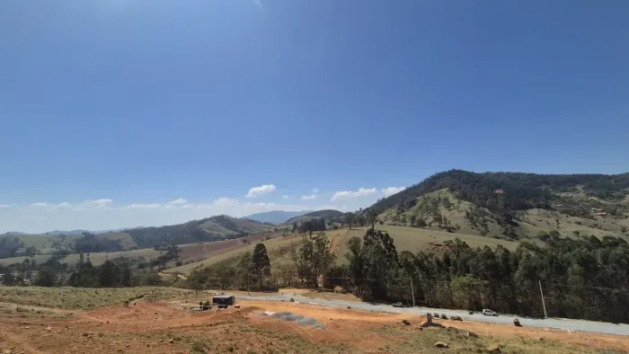 terreno 1000 m2 em Piracaia SP.  ( condomínio. associação )