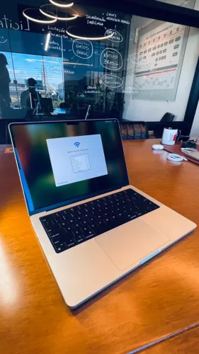 Macbook PRO M3 8gb ssd512