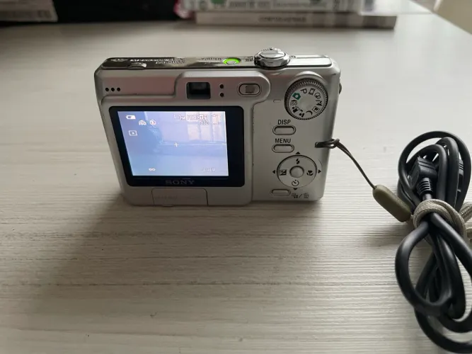 Camera digital sony cyber shot DSC W35 7.2 mp