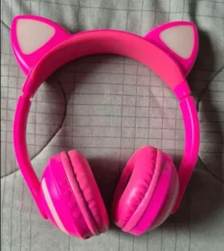 Fone de ouvido bluetooth rosa com orelhas de gato