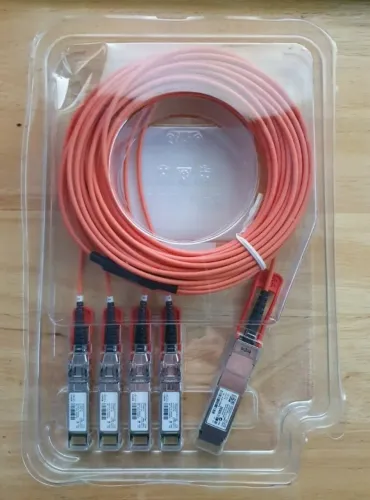 Cabo Cisco QSFP-4X10G-AOC10M 40GBase-AOC QSFP para 4 SFP+ 10 metros