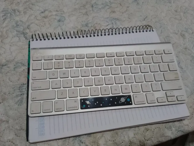 Magic Keyboard da Apple, LEIA O ANÚNCIO 