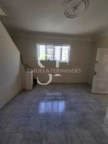 Andaraí - Travessa Acis Castilho - Casa de 2 quartos com garagem e 2 kitnets.