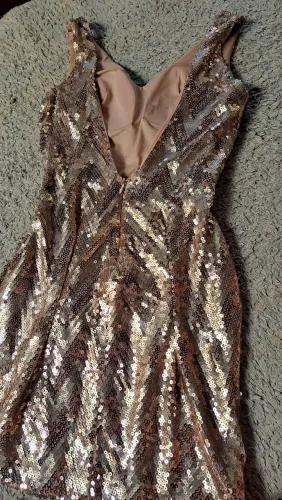 Vestido de paetê dourado