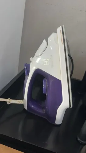 Ferro de passar Eletrolux 110v
