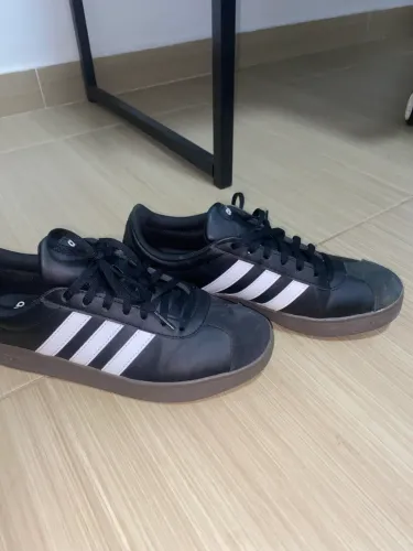 Tênis Adidas Preto/Branco - Tamanho 37 - Quase Novo