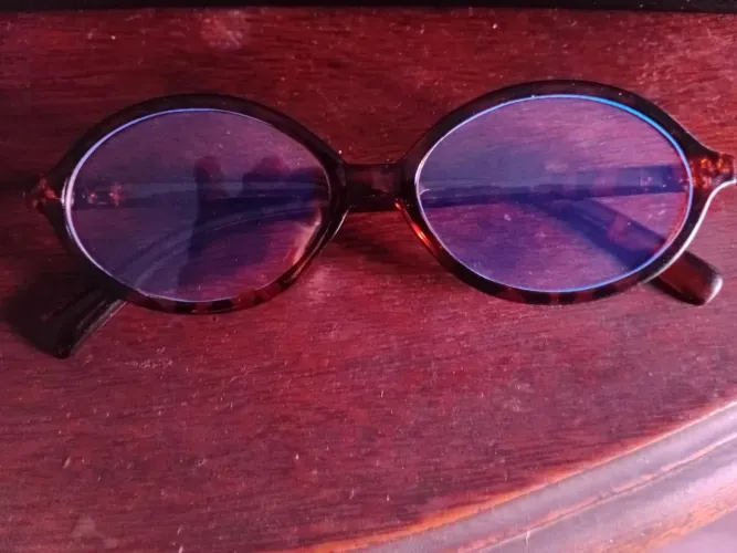 Oculos antireflexo oval mio