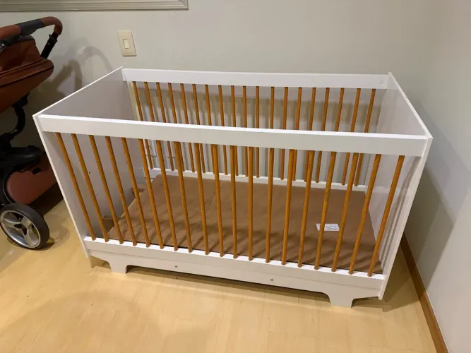  Berço infantil à venda! Acompanha colchão novo!