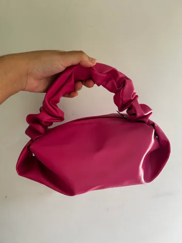 Bolsa de couro rosa