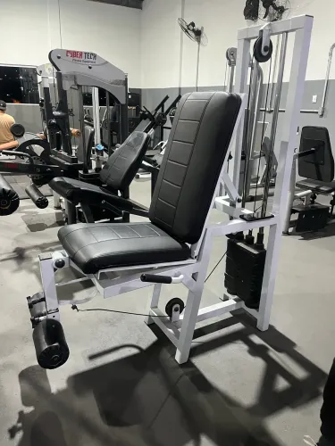 Vende-se cadeira extensora em ótimo estado