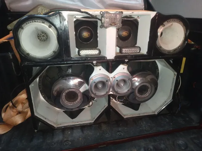 Som automotivo $ 7.000