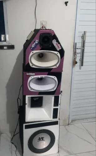 Vendo som automotivo