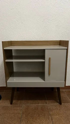 Rack pequeno para televisão e videogame