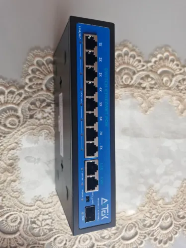 Switch Ethernet PoE da marca Aitek, modelo ATS-1082
