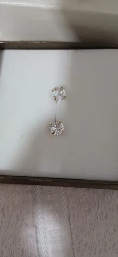 Brinco ponto de luz de ouro 18k