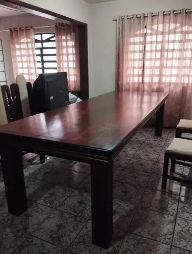 Mesa de Jantar em Imbuia Maciça - 10 Lugares Vendo mesa de madeira imbuia maciça, extremam