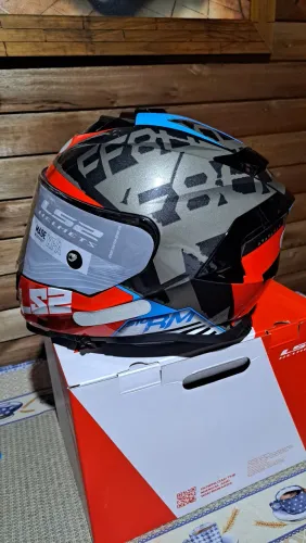 Capacete ls2 storm c óculos 