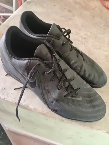chuteira nike 43/44 usada 3x