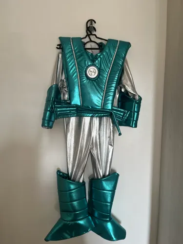 Fantasia infantil de Robô
