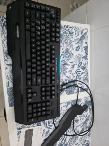 Teclado gamer mecânico logitech g910  - leia