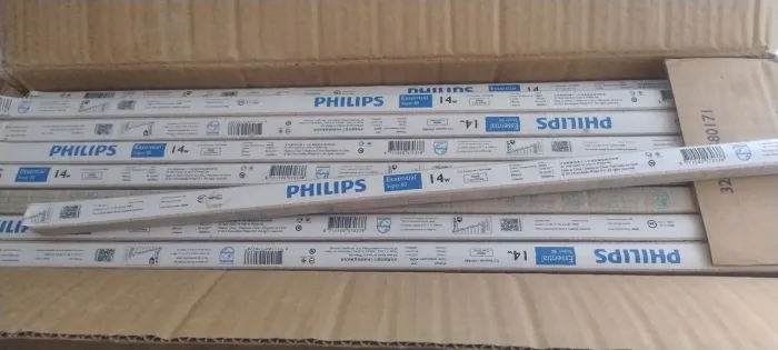 Lâmpada Philips fluorescente 14w Essential Super 80
