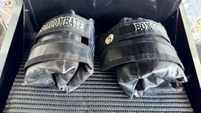 Par de Caneleiras Bomcombate 5 kg - 10 kg o Par
