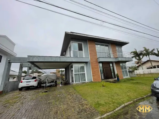 Casa Ampla com piscina na Vargem Grande