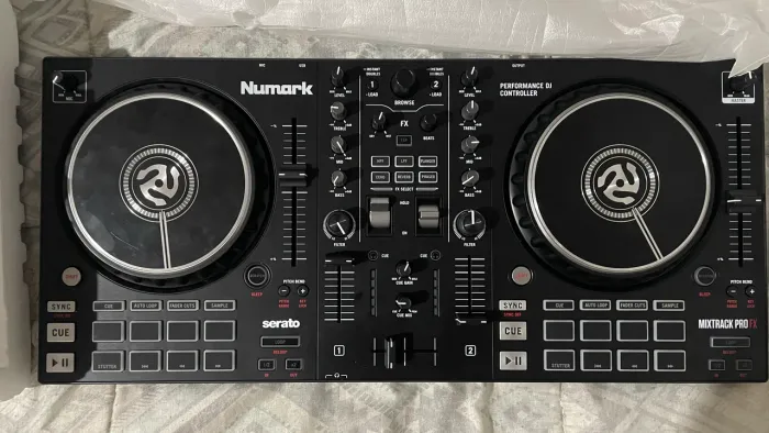 NUMARK MIXTRACK PROFX