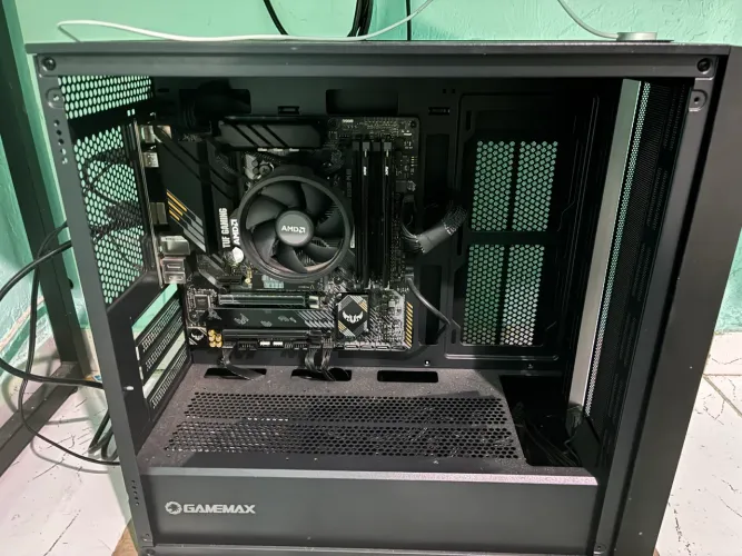 Pc Rayzen 5 4600G, 16GB RAM, SSD.