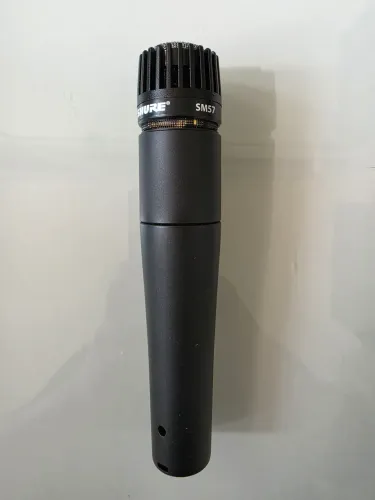 Microfone Shure SM57 original para estúdio